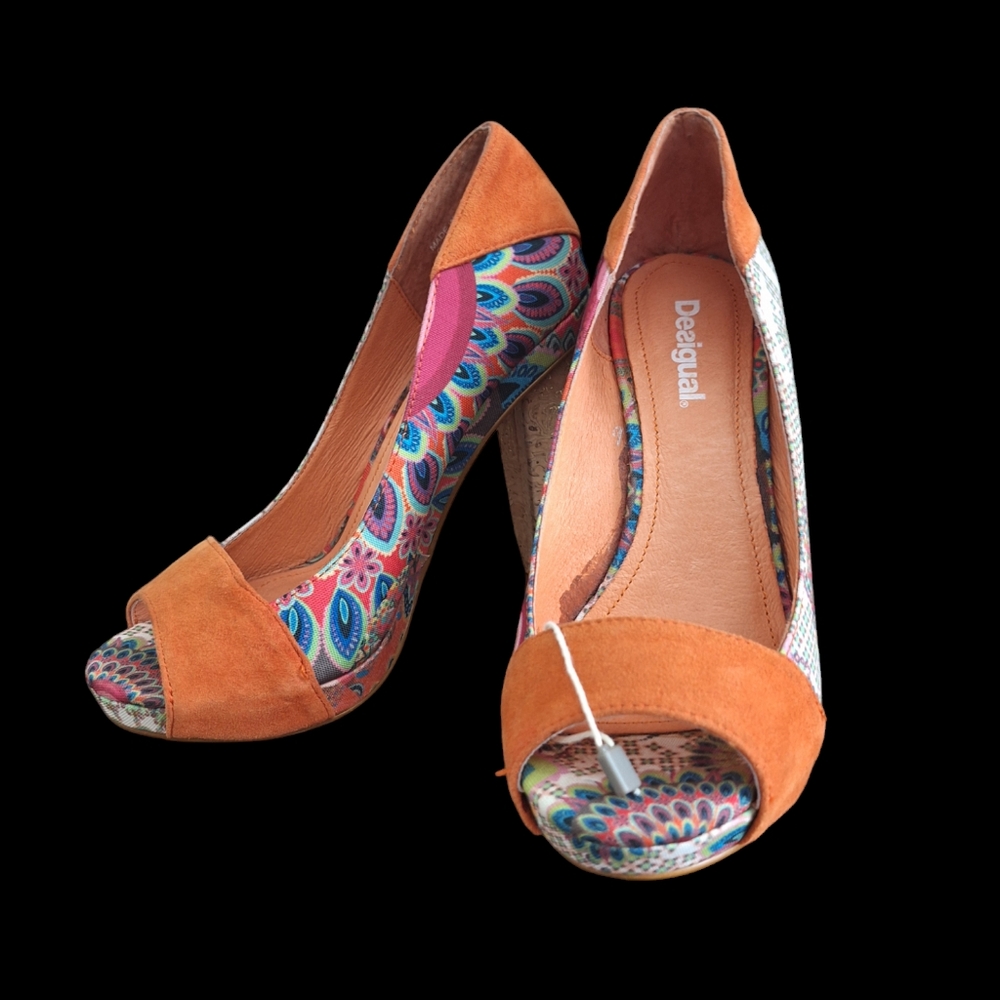 Desigual womens shoes size 36, 4 inch cork heel with gold throughout. Gorgeous!